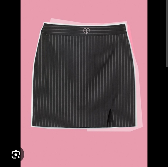 Blackpink x H&M Skirt - Picture 2 of 5